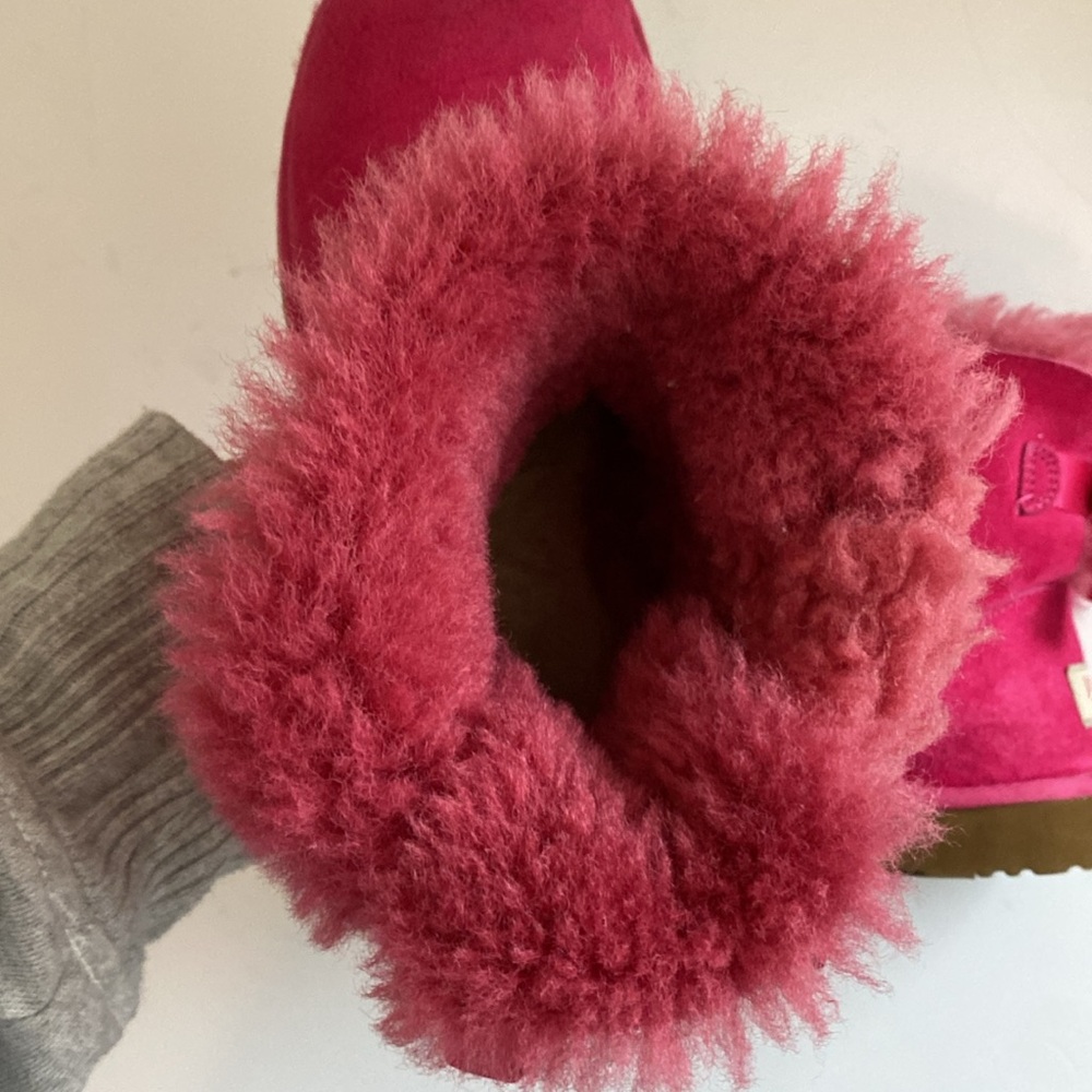 Ugg Pink/Magenta Furry Boots Kids Size 5-5.5 - Picture 4 of 13